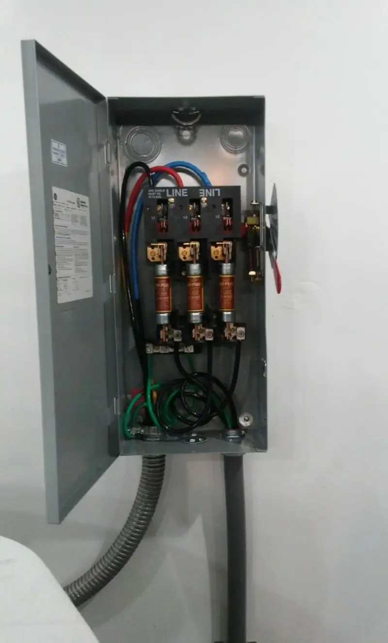 Three-phase disconnect switch installed for Electrical Wiring & Rewiring in Lynnwood